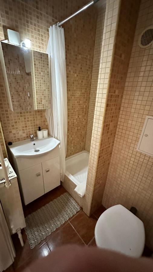H1 Apartmanok ブダペスト エクステリア 写真