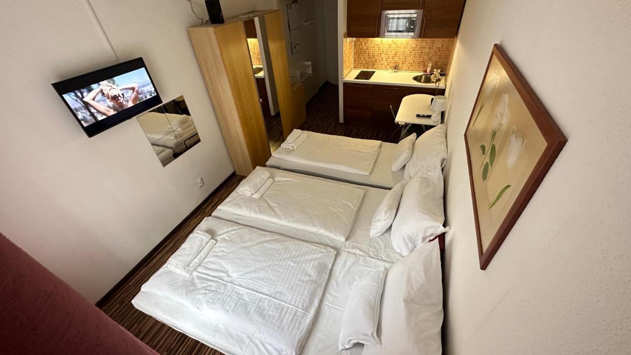 H1 Apartmanok ブダペスト エクステリア 写真