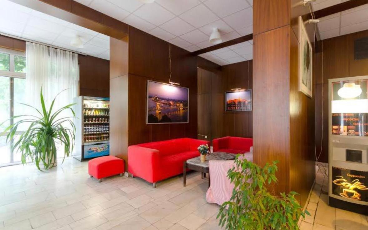 H1 Apartmanok ブダペスト エクステリア 写真