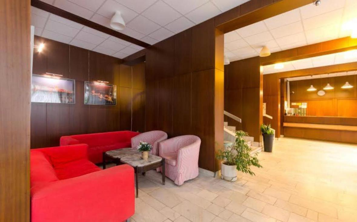 H1 Apartmanok ブダペスト エクステリア 写真