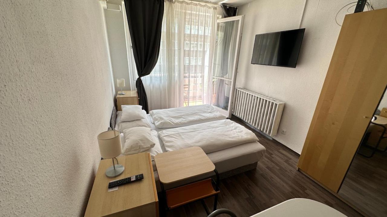 H1 Apartmanok ブダペスト エクステリア 写真