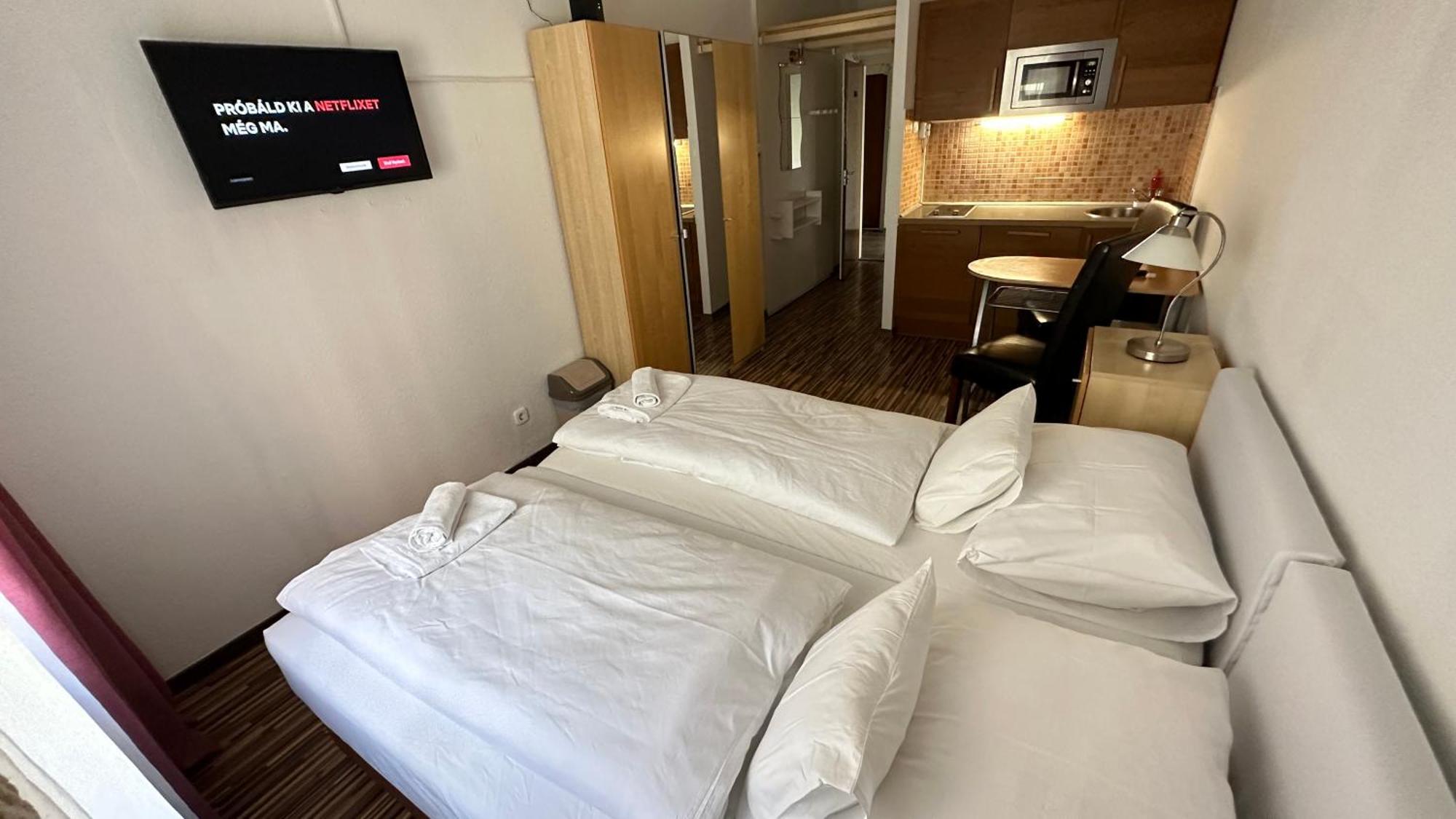 H1 Apartmanok ブダペスト エクステリア 写真